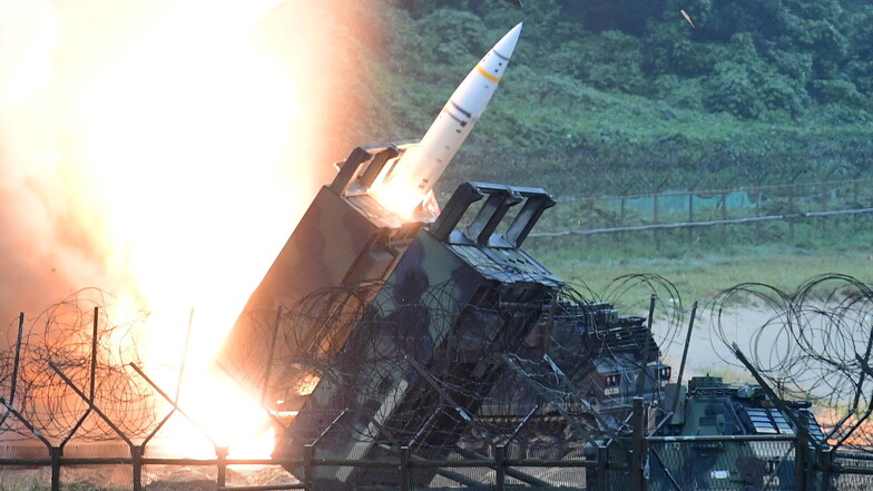 Ukraine-Krieg: Kiew attackiert russisches Militär auf der Krim mit neuen ATACMS-Raketen