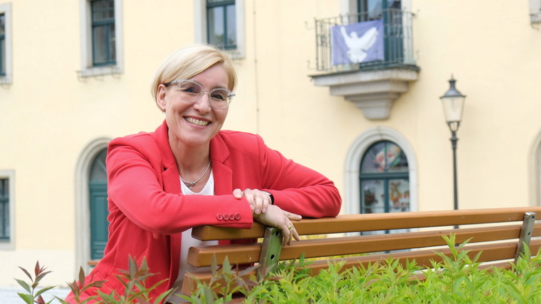 Lommatzscher Bürgermeisterin nimmt auf dem "Sachsensofa" Platz