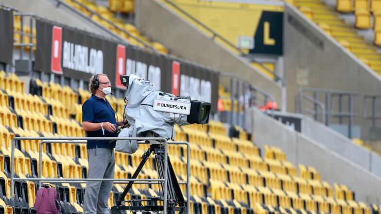 In der nächsten Saison werden die Spiele von Dynamo Dresden live wieder nur beim Bezahl-Sender Sky zu sehen sein.