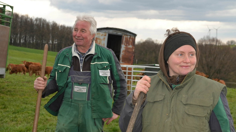 Die Herdenmanager Michael Grasse und Manuela Koch kümmern sich das ganze Jahr um die Tiere.