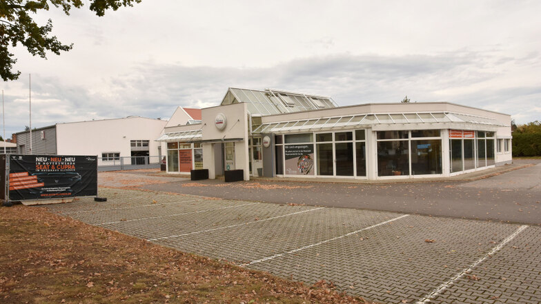 1.150.000 Euro - Das Autohaus samt Werkstattkomplex in der Senftenberger Vorstadt hat ein 5.500-Quadratmeter-Grundstück.