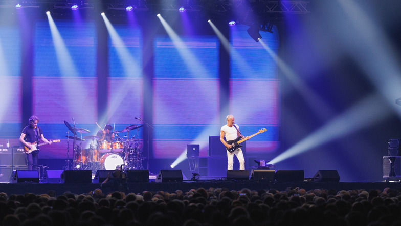 Vor mehr 4.400  Zuschauern ist Sting am Samstag in Dresden aufgetreten.
