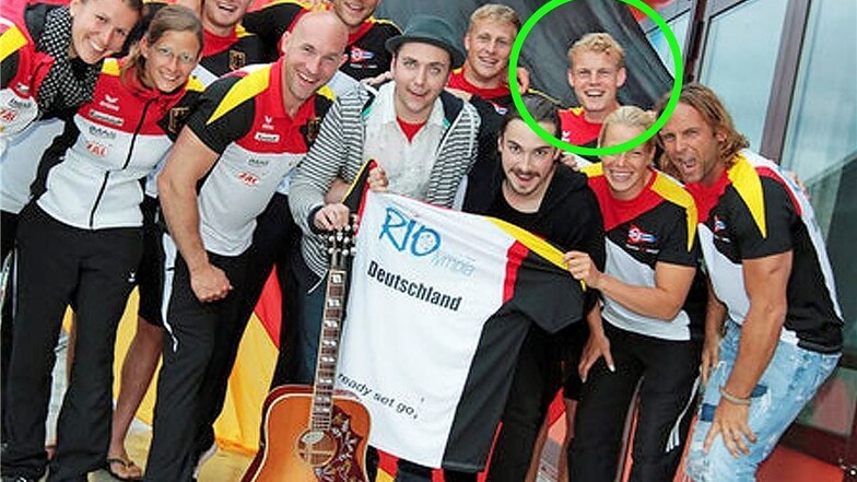 Die deutschen Olympia-Kanuten mit Marcus Groß (Kreis) nahmen für den Musiker Simon Goodlife (mit Hut) den schmissigen Olympiade-Song „Riolympia“ auf.