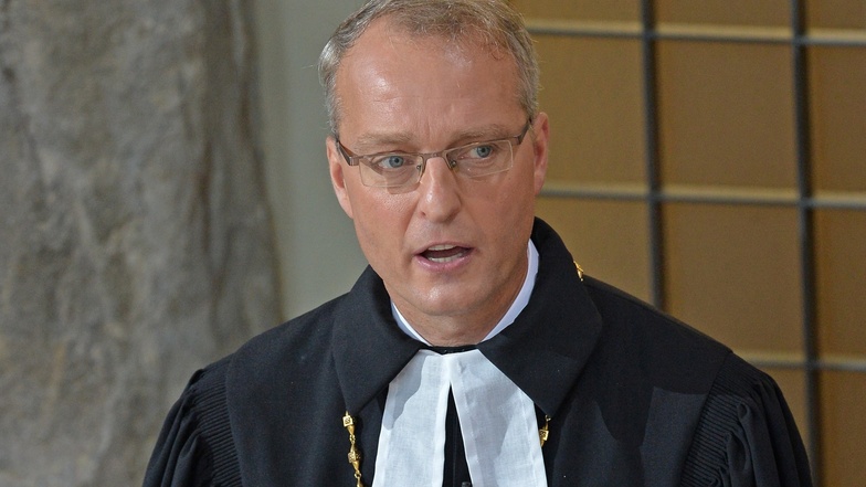 Ex-Landesbischof Carsten Rentzing bleibt für seine Kirche ein Problem.