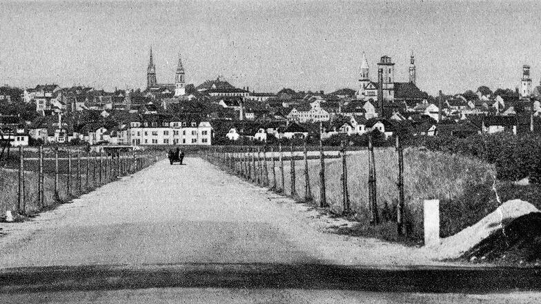 Nur ein Pferdegespann nutzt die Entlastungsstraße von Zittau nach Olbersdorf auf dieser Aufnahme von 1930 - da war die Straße gerade fertig geworden.