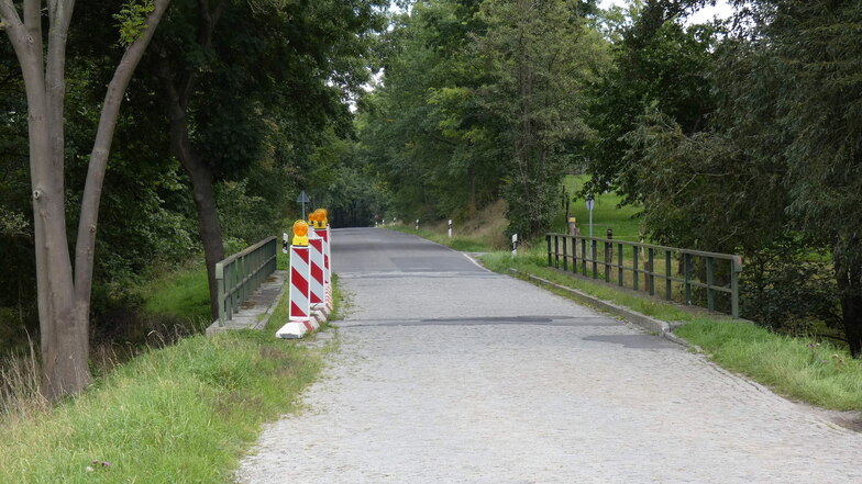 Das bislang mit Kopfsteinpflaster bedeckte Teilstück der STraße zwischen Cannewitz und Rackel soll eine Asphaltdecke erhalten.