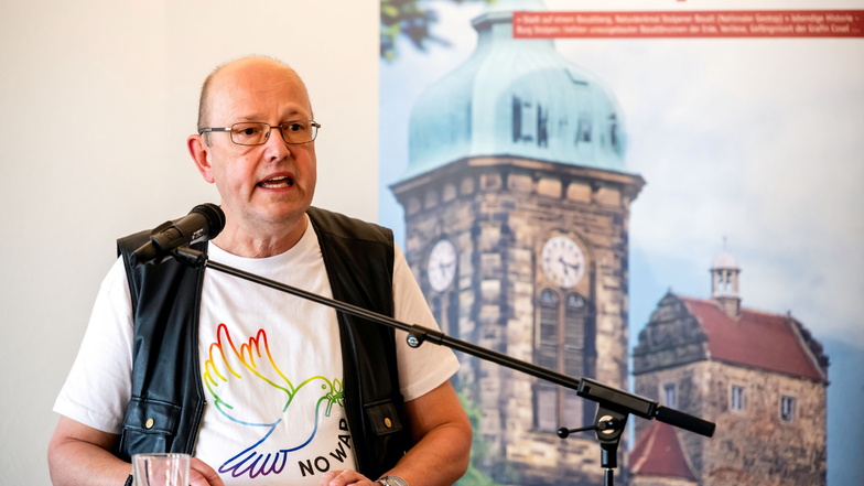 Matthias Stark ist Mitinitiator und Leser beim Lesepodium in Stolpen. Am Freitag widmete es sich der "Hauptsache Frieden".