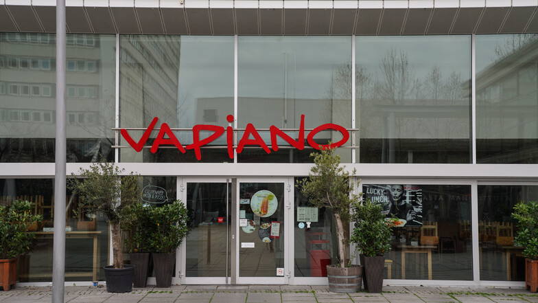 Blick auf das geschlossene Vapiano-Restaurant an der Prager Straße in Dresden