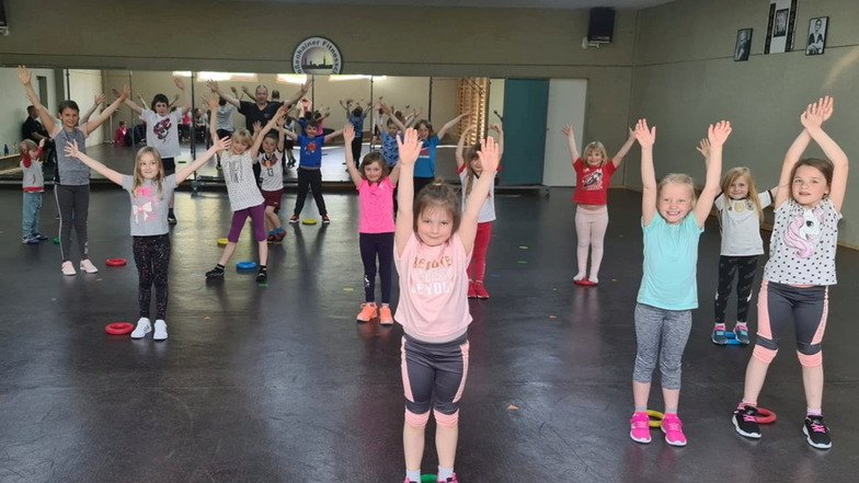 15 bis 20 Kinder trainieren in den Kursen von Frank Gollmer im Fitnessverein KAB.