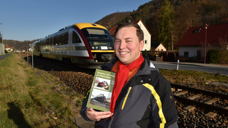 Der Schlottwitzer Stefan Müller hat 2016 ein Buch herausgebracht mit dem Titel "Anekdoten und Geschichten zur Müglitztalbahn."