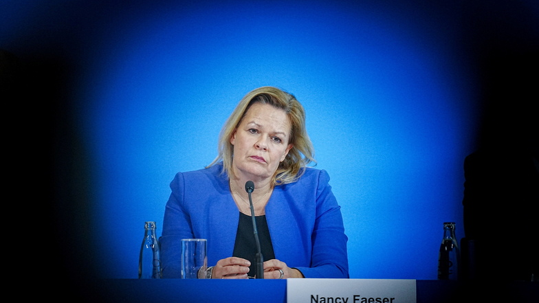 Schnelleres Bauen von Unterkünften - das war nur einer von vielen Knackpunkten am Donnerstag beim Flüchtlingsgipfel von Bundesinnenministerin Nancy Faeser (SPD).
