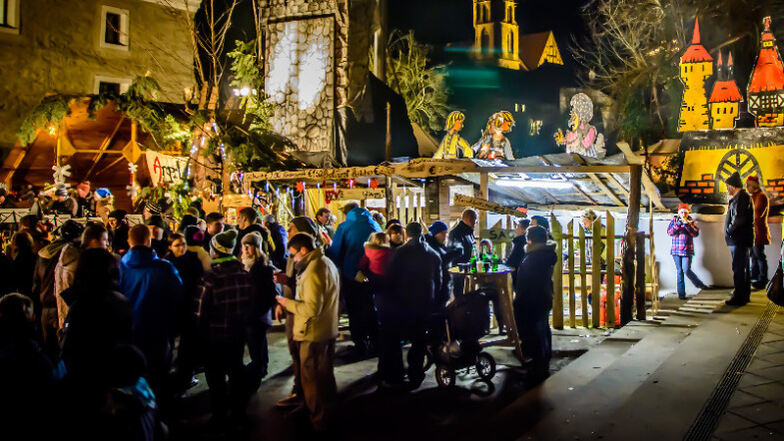 Zum 18. Märchenhaften Advents-Spectaculum verwandelt sich das Festgelände zwischen Malzhaus, Schillerpromenade sowie Garten und Hof des Museums der Westlausitz in einen Erlebnis-Weihnachtsmarkt für die ganze Familie.