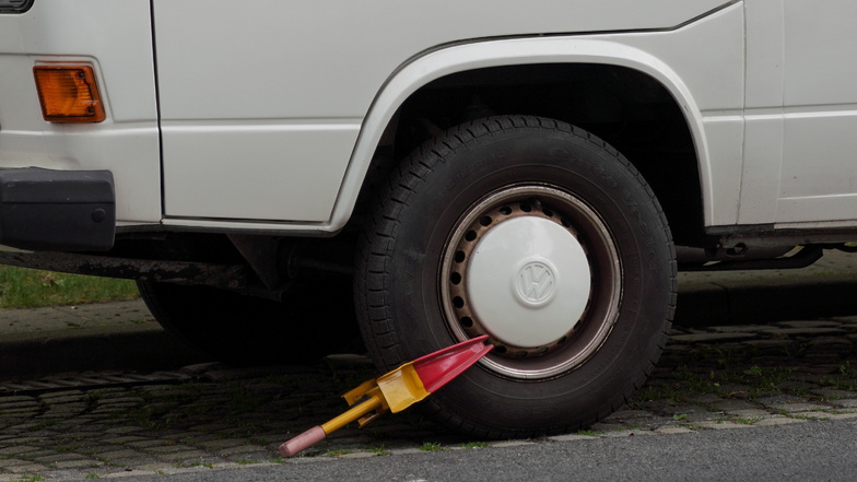 Meißen: In Radebeul: Das Auto gekrallt