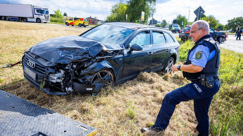 Zwei Autos, vier Verletzte: Das ist das Resümee eines Unfalls am Freitag bei Hohnstein.