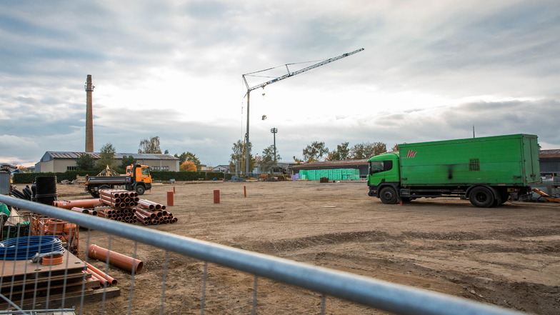 Auf der Baustelle für das neue DHL-Zentrum in Ottendorf-Okrilla war am Dienstag Grundsteinlegung.