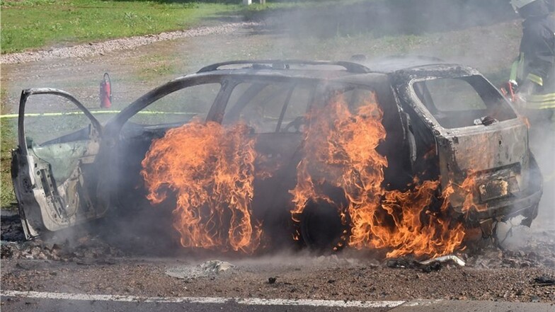 Zu einem brennenden Renault Megane musste die Liebenauer Feuerwehr am vergangenen Dienstag ausrücken.