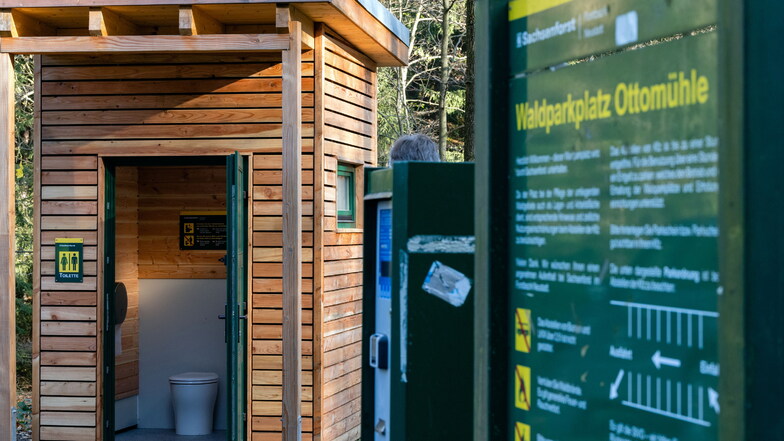 Die Waldtoiletten - die das Exemplar an der Ottomühle - gleichen einem klassischen WC. Sie funktionieren jedoch völlig ohne Wasser.
