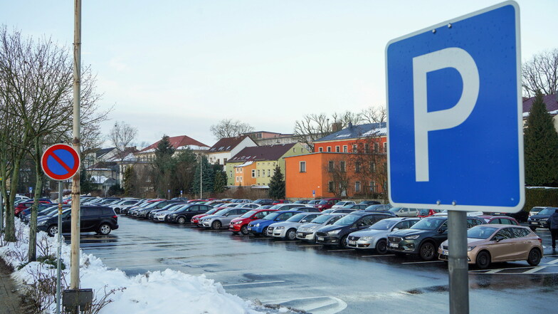Das Auto kostenfrei auf dem Parkplatz Clara-Zetkin-Straße in Bischofswerda abstellen, soll nach dem Willen der FDP-Fraktion bald Vergangenheit sein.