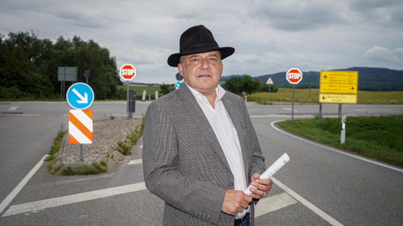 Der Bautzener Amtsrichter Dirk Hertle hat sich mit einem Brandbrief an das Landratsamt gewendet. Er fordert, dass die gefährlichste Kreuzung im Kreis Bautzen endlich sicherer gemacht wird.