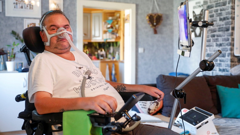 Andreas Bachmann aus Oderwitz wird Ende Februar 50. Seit sieben Jahren leidet der Familienvater an ALS, einer fortschreitenden Muskelerkrankung. Jetzt hat ihm der Pflegedienst gekündigt.