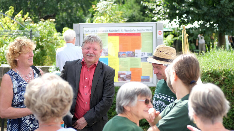 Radebeuls Bürgermeister Bert Wendsche war ein gern gesehener Gast in Radebeul-Naundorf.