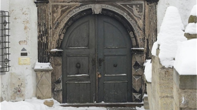 Das Renaissance-Portal am Lauensteiner Schloss ist über 400 Jahre alt.