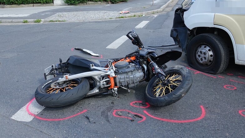 Motorradfahrer wird bei Unfall in Dresden schwer verletzt