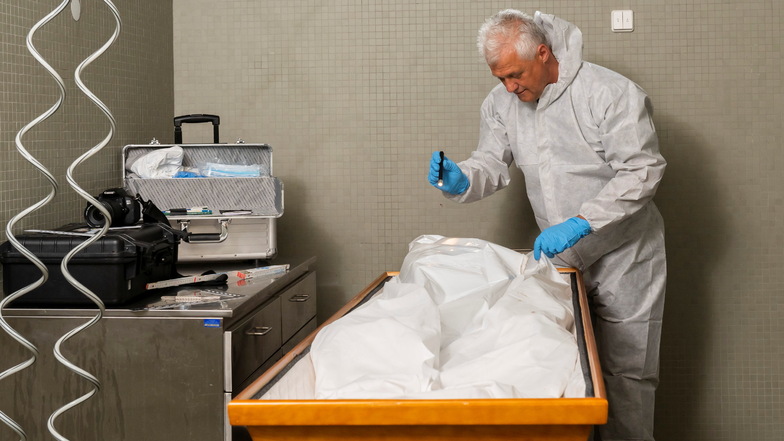 Fast jede Woche ist Kommissar Andreas Franke im städtischen Krematorium, weil es bei der letzten Leichenschau vor dem Einäschern Zweifel an der Todesursache gab.