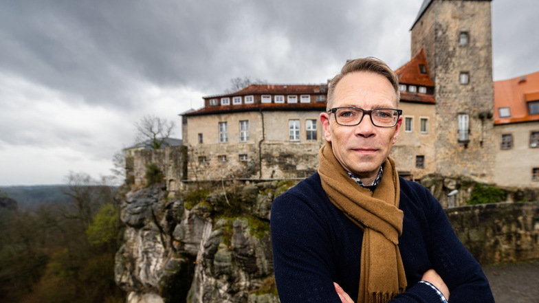 Stefan Schrader ist der neue Leiter von Burg Hohnstein. Burg und Stadt sind eine Einheit, sagt er.