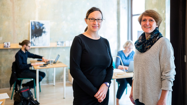 Luise Träger und Katrin Treffkorn sind Gründungsmitglieder des Vereins Kolaboracja und betreuen den Görlitzer Coworking Space ehrenamtlich.