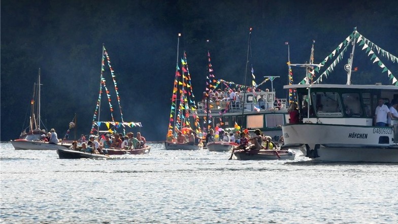 Mächtig was los auf dem Wasser. Die Bootsparade ist immer ein Highlight beim Talsperrenfest.