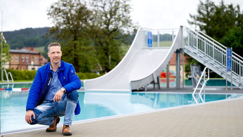 Wilthens Bürgermeister Michael Herfort wird am 1. Juni das neue Schwimmbecken im Stadtbad einweihen, auch wenn voraussichtlich kein Badewetter ist und das Wasser eine Temperatur von nur 17 Grad Celsius hat.