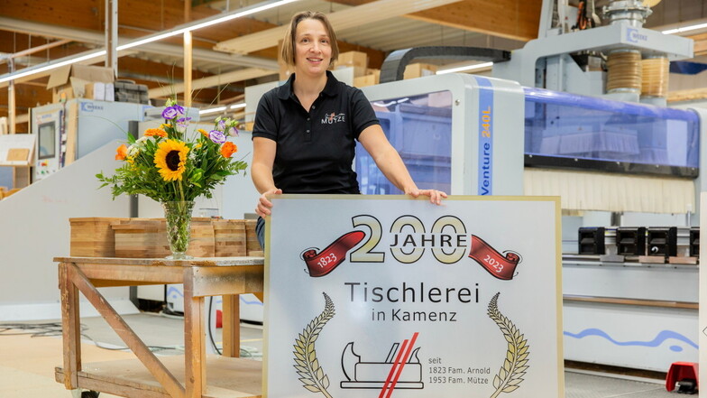 Susann Mütze übernahm die Kamenzer Tischlerei 2015 nach dem frühen Tod ihres Vaters Dittmar Mütze - und konnte nun 200. Firmenjubiläum feiern.