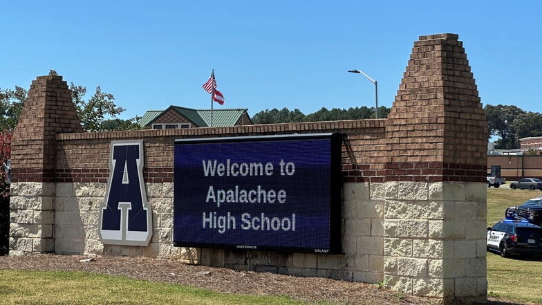 Bei einem Schusswaffenangriff an dieser Schule im US-Bundesstaat Georgia gab es mehrere Tote.