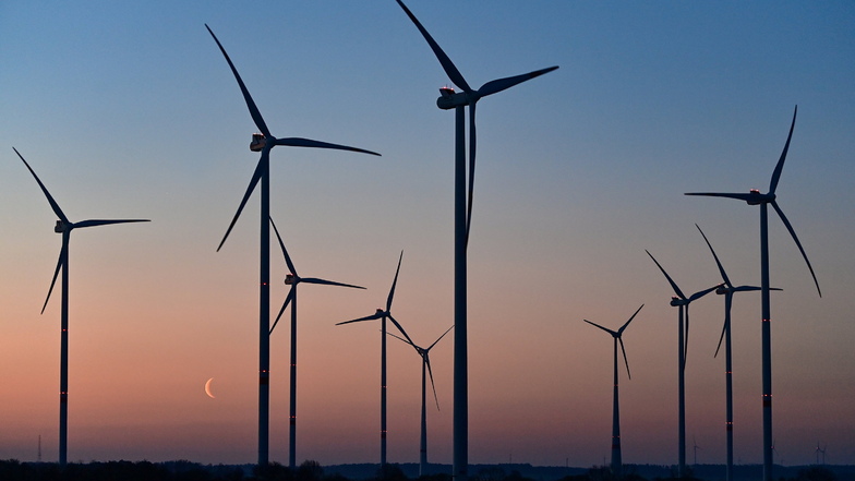 In Sachsen sollen mehr Windräder gebaut werden. Bisher zählt der Freistaat bundesweit beim Ausbau der Windkraft zu den Schlusslichtern