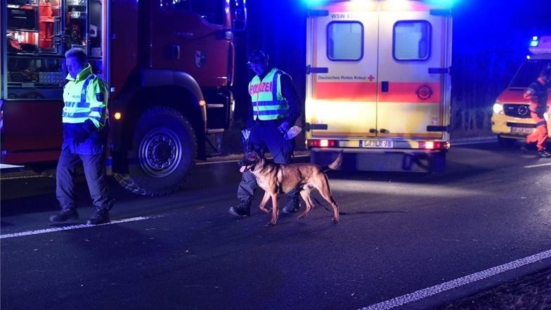 Zwei Schwerstverletzte Und Ein Vermisster Nach Verkehrsunfall ...