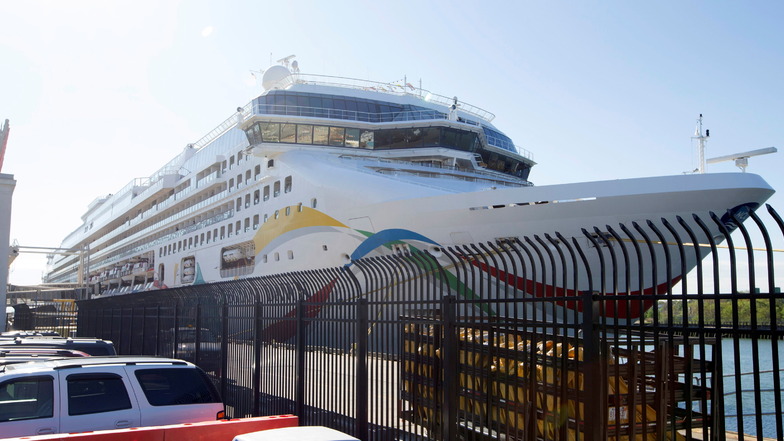 Seit Sonntag hatten gut 2.000 Passagiere und 1.000 Besatzungsmitglieder wegen des Verdachts auf einen Cholera-Ausbruch an Bord des Kreuzfahrtschiffes «Norwegian Dawn» zwei Meilen vor dem Hafen von Port Louis festgesessen.