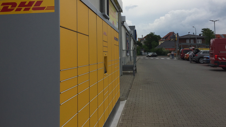 Postkunden können ab sofort in der Dresdner Str. 16 in Weinböhla am Lidl eine neue Packstation mit 72 Fächern rund um die Uhr benutzen.