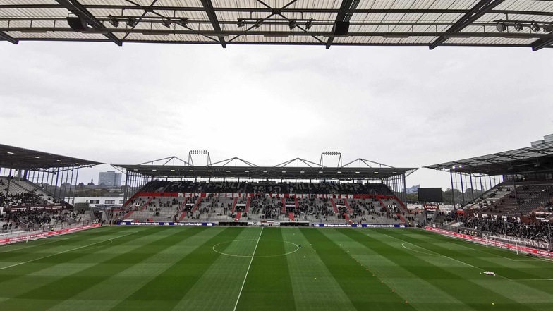 Um 13.30 Uhr wird die Zweitligapartie zwischen dem FC St. Pauli und Dynamo Dresden am Millerntor angepfiffen.