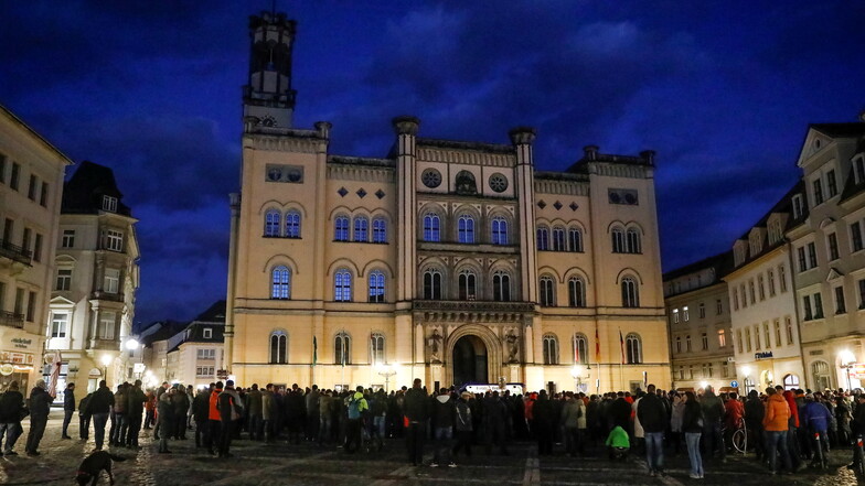 Auch in Zittau versammelten sich an diesem Montag wieder Hunderte zu Demonstrationen.