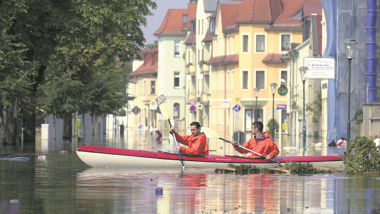 Bei der großen Elbe-Flut 2002 war der historische Dorfanger von Altkötzschenbroda nur noch per Boot zu überqueren. Die neue Plattform des Landesumweltamtes zeigt die Gefährdung für jedes Haus an. Allerdings vorerst nur für Einfamilienhäuser. Weiter