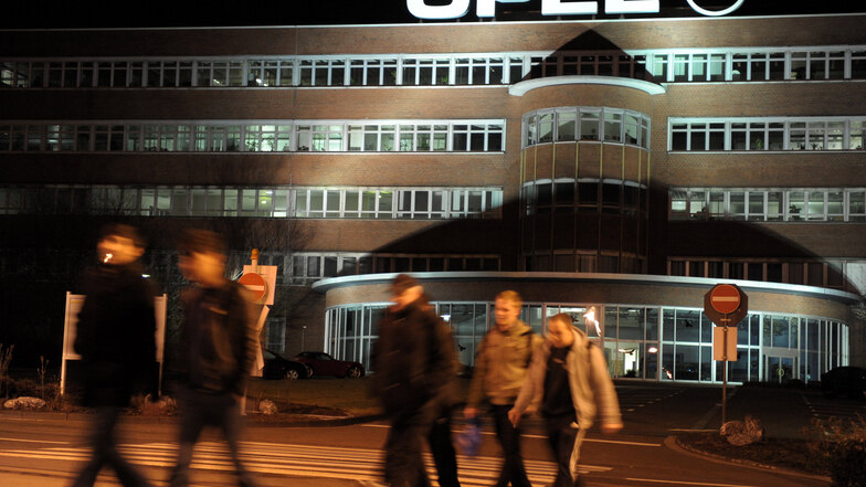 1.340 Beschäftigte verlassen Opel
