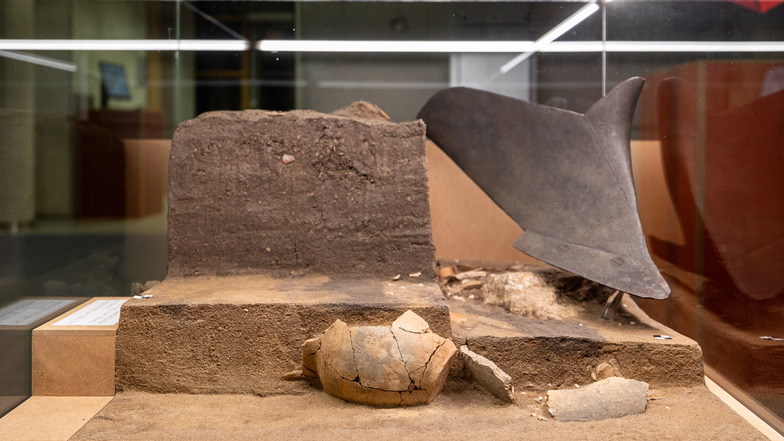 Tharandt: Uni zeigt Urnengrab aus der Bronzezeit
