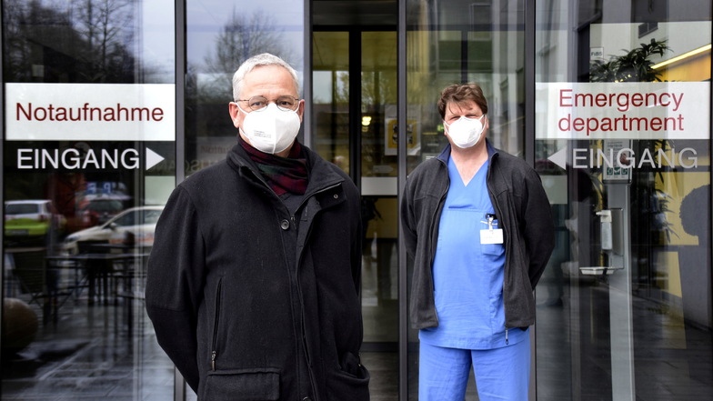 Dr. Harald Schmalenberg und Dr. Mark Frank vom Städtischen Klinikum in Dresden versorgen täglich Dutzende Corona-Patienten.