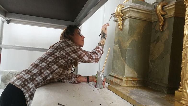 In Bayrischzell hatte Cindy Reimer die Möglichkeit, einen Altar neu zu vergolden. Etwas neu zu gestalten sei etwas besonderes in dem Handwerk.