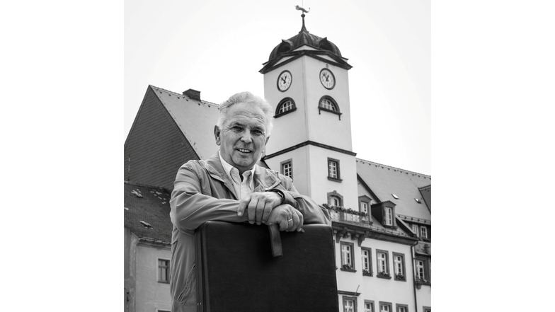 Manfred Wehrmann, Leisniger Ehrenbürger, ist im Alter von 87 Jahren verstorben. Zurück bleibt seine Frau Elisabeth, mit der er seit 1961 verheiratet gewesen ist. Der Liebe wegen war er von Wallbach nach Leisnig gezogen.