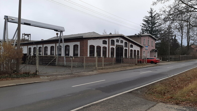 In den ehemaligen Firmensitz der Großschönauer Maschinenfabrik (Magro) in der Waltersdorfer Straße zieht die Menschel-Limo GmbH ein.