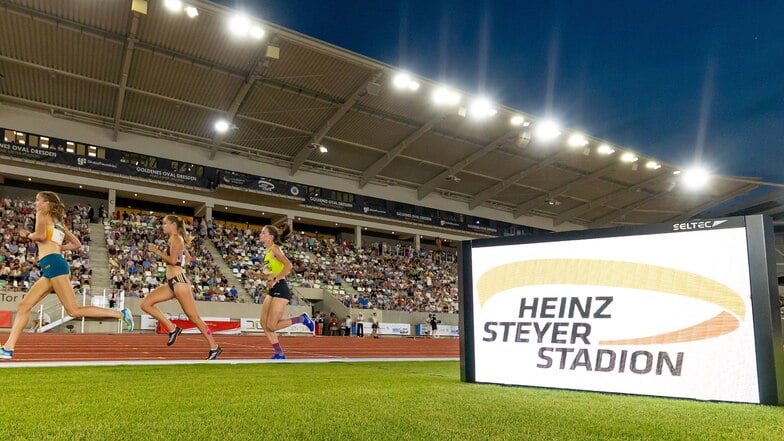 "Das ist die neue Adresse für Sport in Dresden und in Deutschland" - sagt Dresdens Oberbürgermeister Dirk Hilbert über das wiedereröffnete Heinz-Steyer-Stadion.