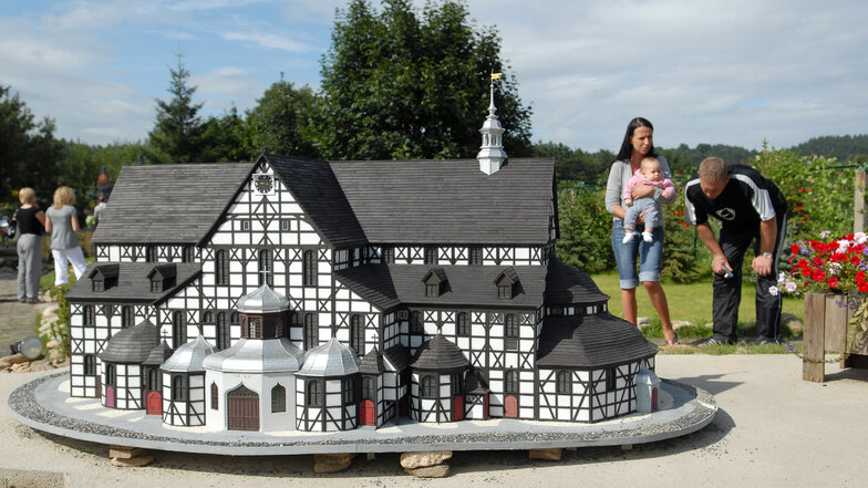 Ob klein wie im Miniaturenpark Kowary oder groß: Die Friedenskirche in Schweidnitz ist eines der wichtigsten Zeugnisse des Protestantismus in Schlesien.