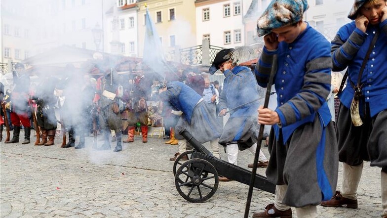 Historische Vorführungen und Kanonenschüsse beim Jakuby-Fest in Zgorzelec.